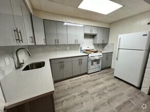 Building Photo - 103-15 Rockaway Blvd