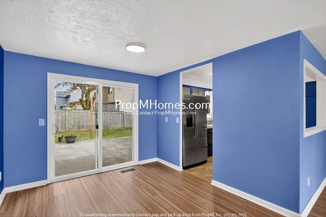 Building Photo - Three Bedroom Escape in Oregon City!