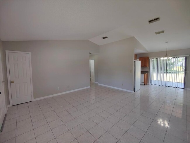 Building Photo - 759 Maderia Ct