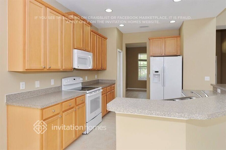 Building Photo - 7315 Forest Mere Dr