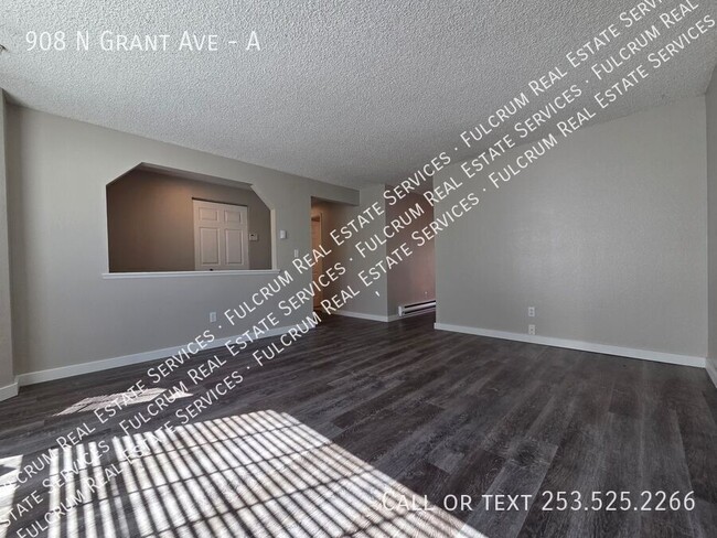 Building Photo - 908 N Grant Ave