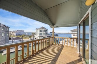 Building Photo - 339 Admiral Cir