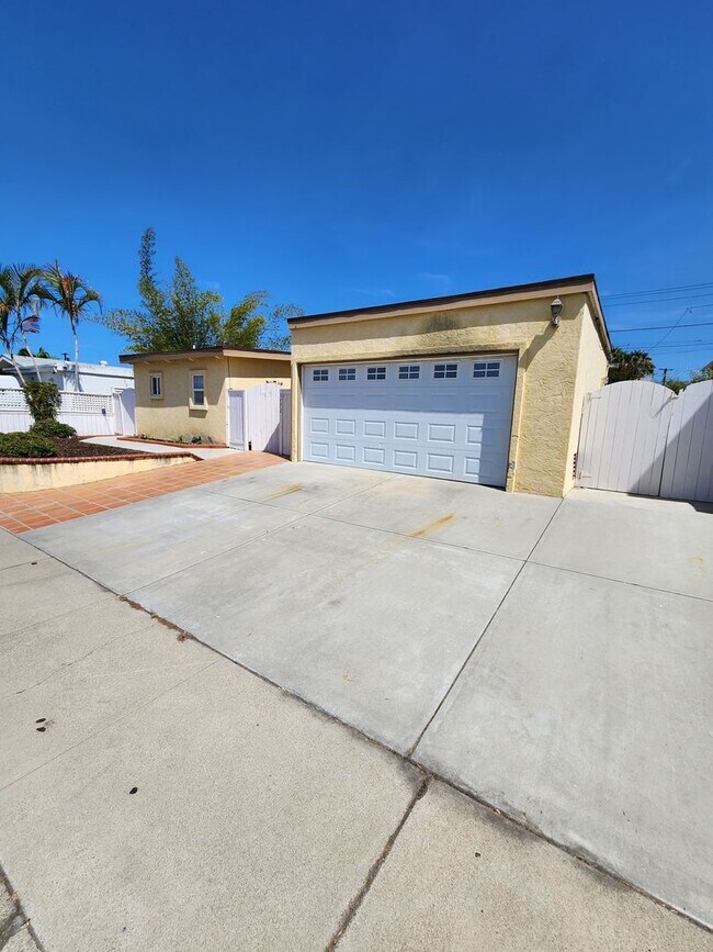 Building Photo - Single Story 4 Bedroom House in Clairemont/Bay Park