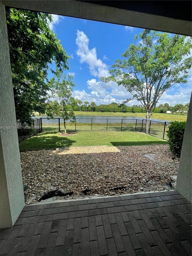 Building Photo - 9019 Kingsmoor Wy