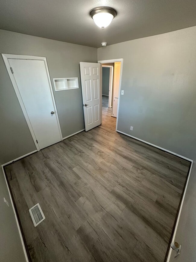 Building Photo - Beautiful 3 Bedroom Home for Rent on Chimayo