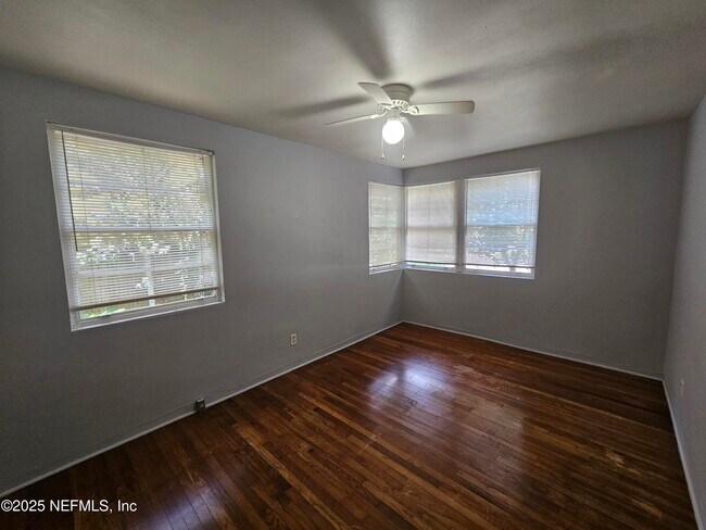 Building Photo - 1501 Osceola St