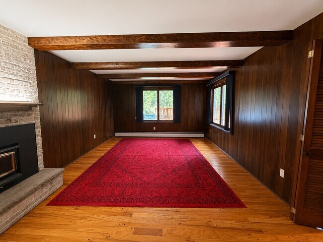 Building Photo - 240 Ridgefield Rd