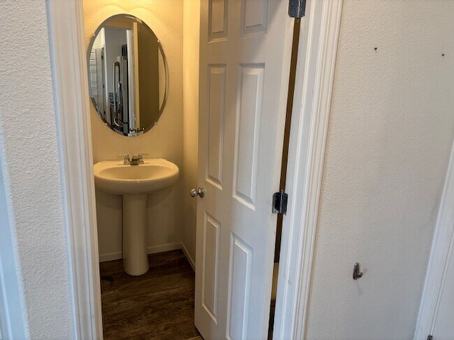 Building Photo - Lemmon Valley Townhouse