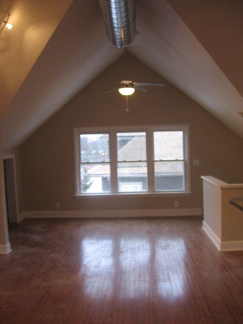 Building Photo - 378 Alexander St