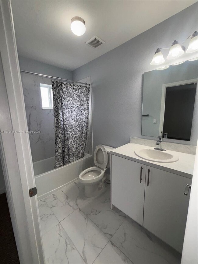 Building Photo - 1238 NW 4th Ln