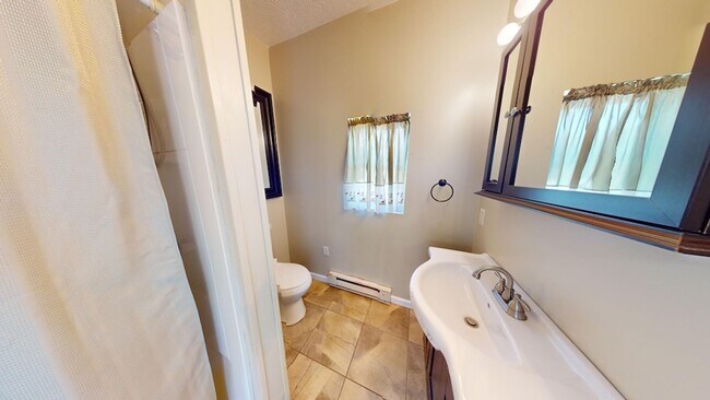 Building Photo - Beautiful county home, ranch with extra bu...