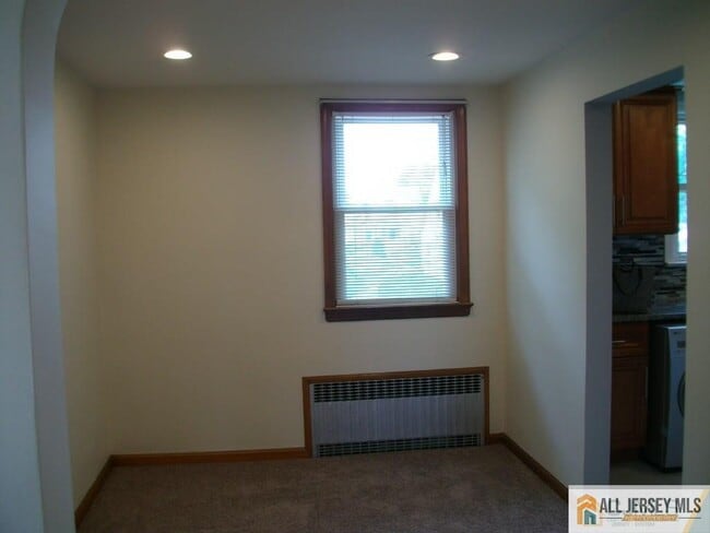 Building Photo - 6 Linwood Pl