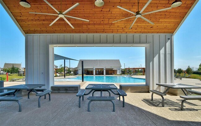 Building Photo - 159 Chesterfield Dr