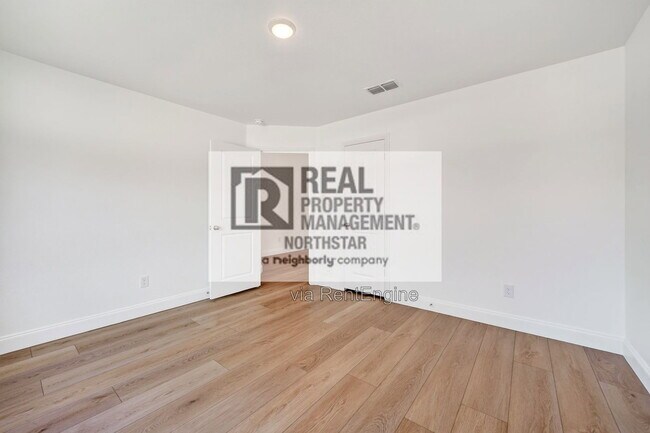 Building Photo - 1804 Huisache St