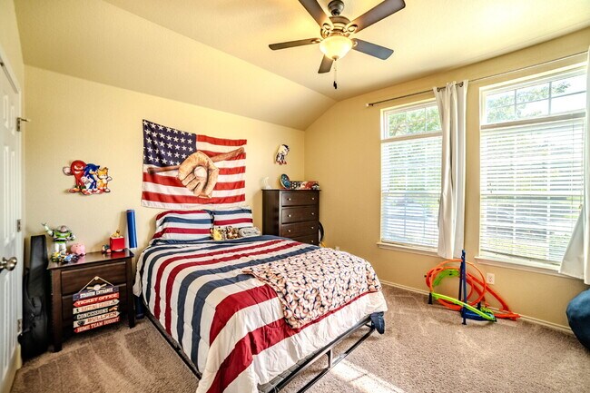 Building Photo - Beautiful 4-Bedroom Home with Spacious Bac...