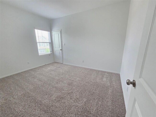 Building Photo - 1329 Weatherford Ln