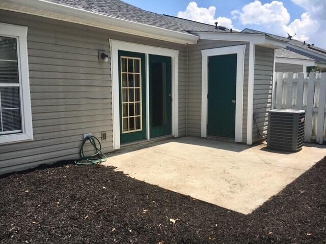 Building Photo - GARDEN HOME IN FOXCROFT COMMUNITY OFF POLO...