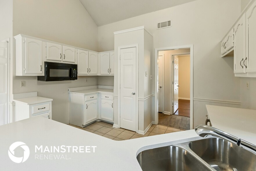 Building Photo - 3811 Westridge Dr