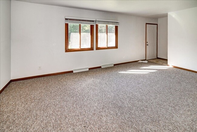 Building Photo - 4603 Dennis Dr