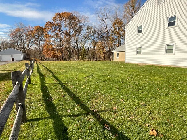 Building Photo - 141 Johnson St