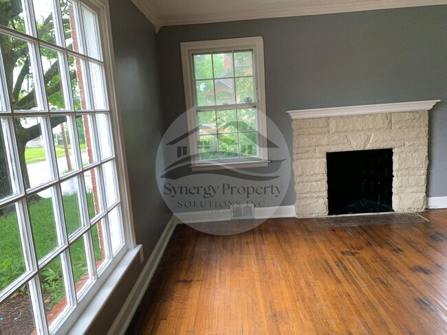 Building Photo - Coming Soon !3 Bedroom, Garage June 6th
