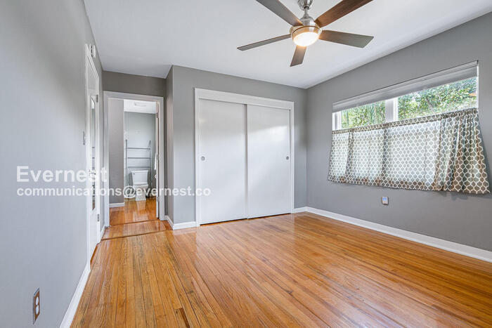 Building Photo - 5600 Tangerine Ave S