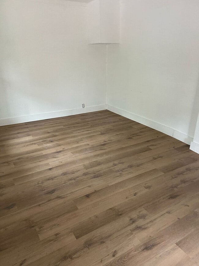 Building Photo - 4 Bed, 2 Bath Home Near Downtown San Antonio