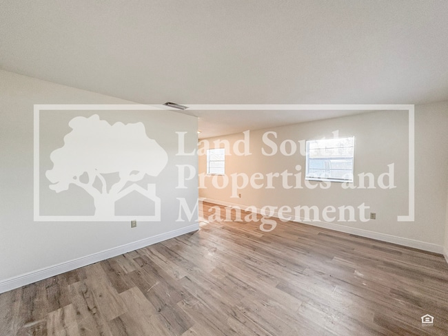 Building Photo - 518 W Belmar St