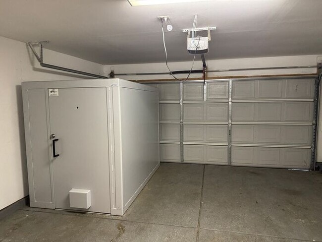 Building Photo - Your New Home for the Holidays—Tour Today!