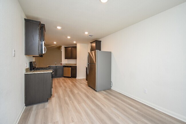Building Photo - 405 Texas Olive Dr