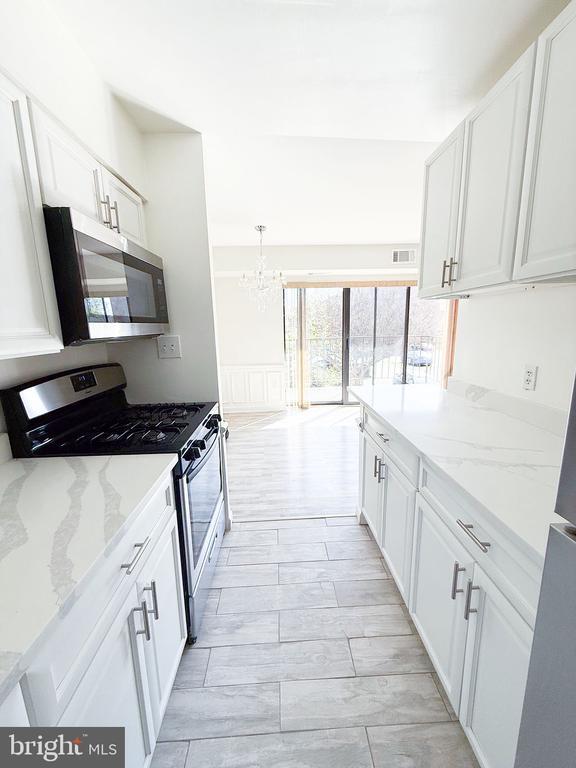 Building Photo - 7618 Savannah St