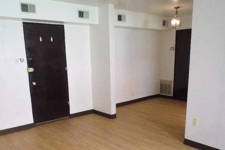 Building Photo - 5712 Phillips Ave