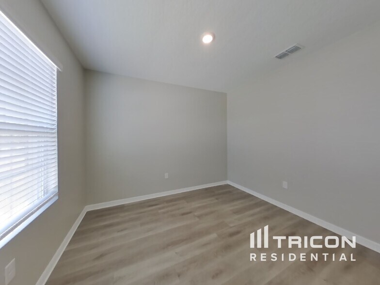 Building Photo - 5994 Churchill Square Way