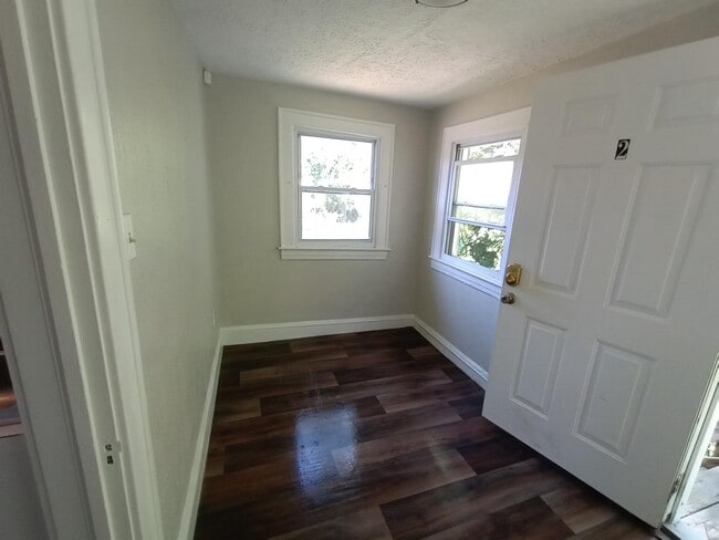 Primary Photo - 117 Oak Park Dr