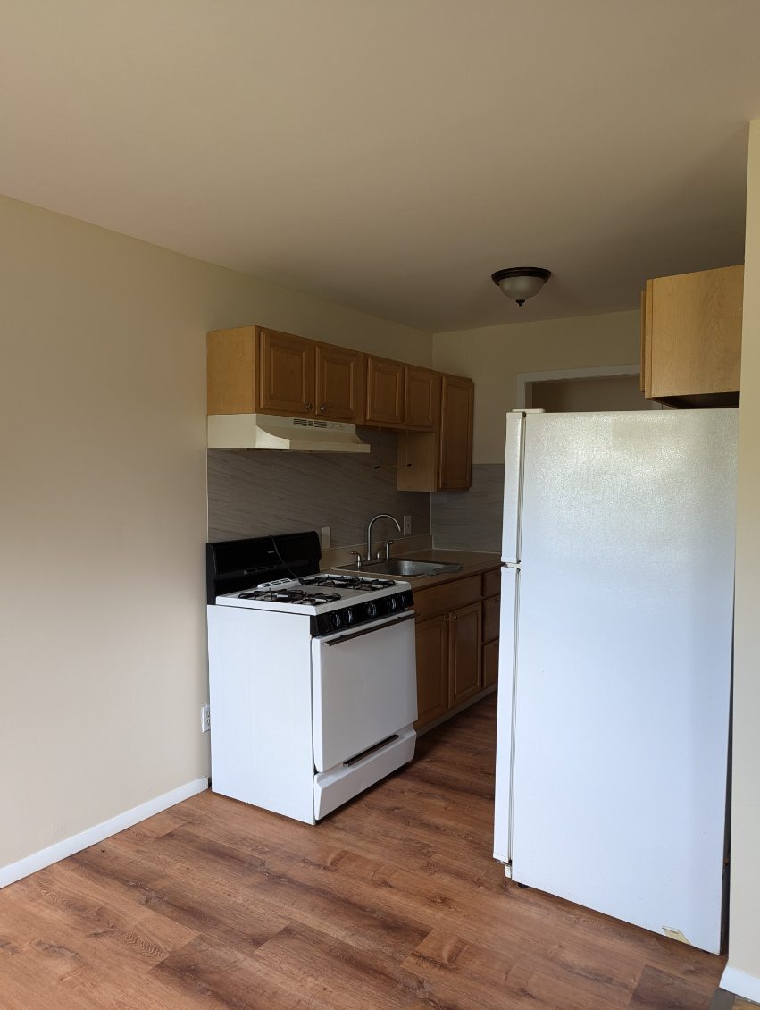 Building Photo - 5B Hemlock Dr