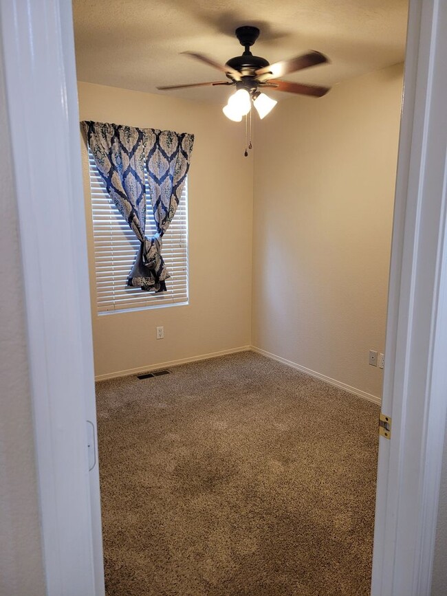 Building Photo - Charming 4-Bedroom Home in a Prime Location!