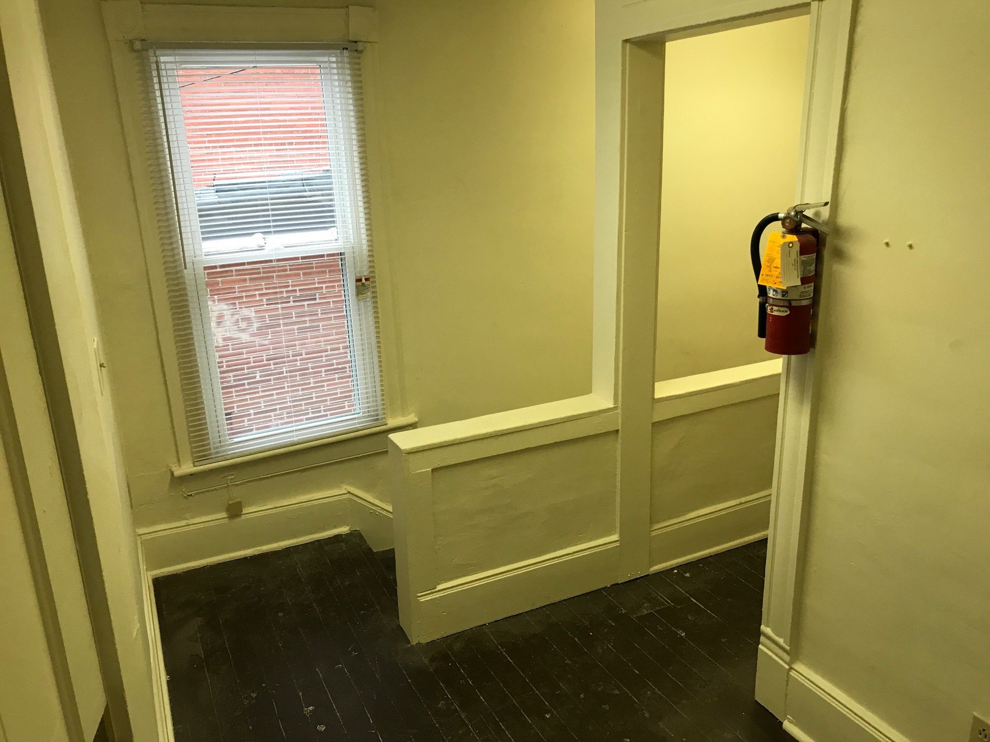 Building Photo - 616 John Marshall Dr