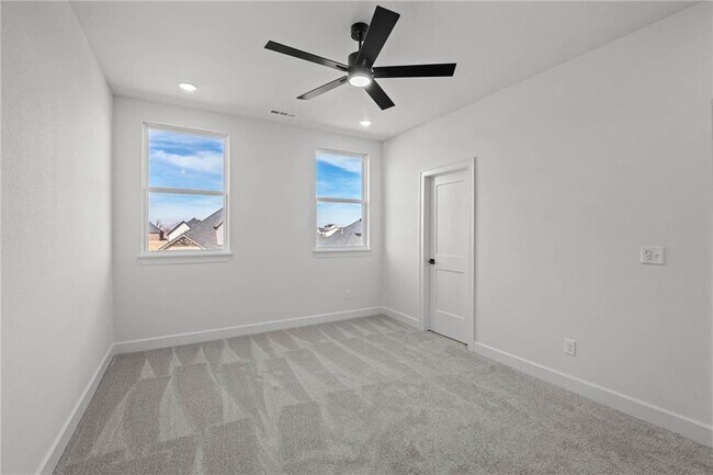 Building Photo - 1821 Lotus Rd