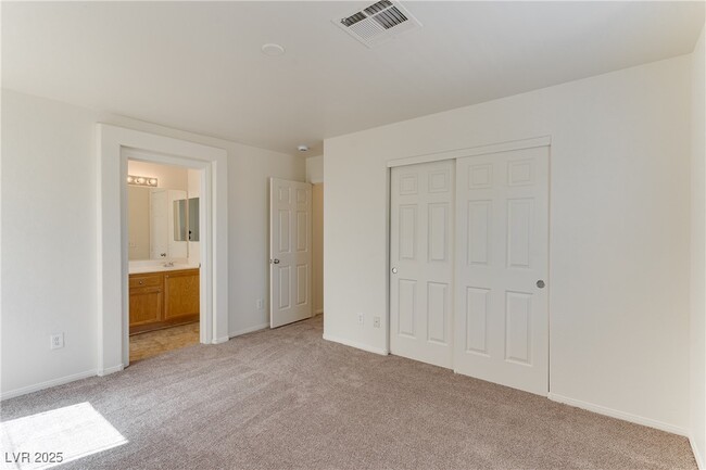 Building Photo - 11032 African Sunset St