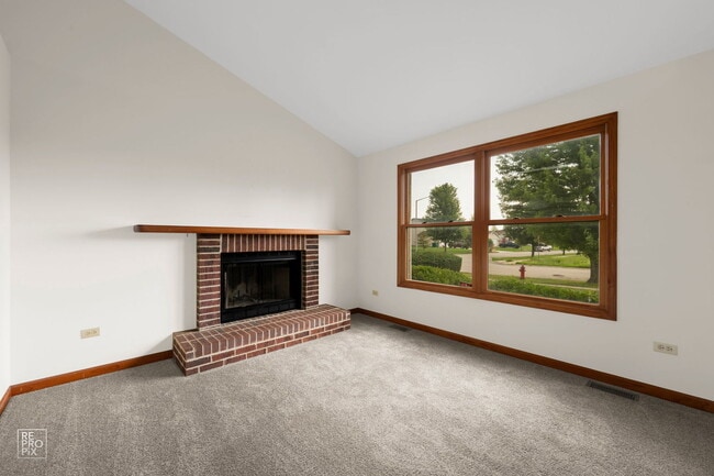 Building Photo - 1409 Gilray Dr