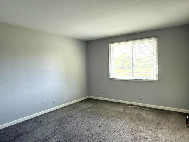 Building Photo - 931 Shattuck Ln