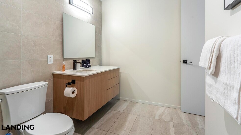 Building Photo - 143 E Commerce St