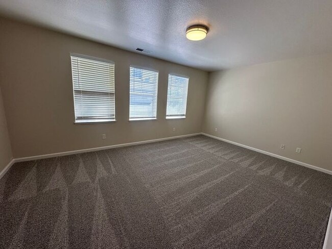 Building Photo - 1606 Lone Oak Trail