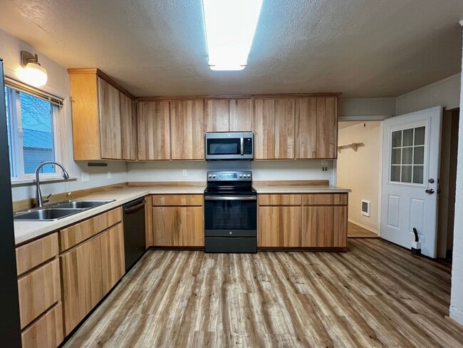 Building Photo - 261 Wilcox Rd