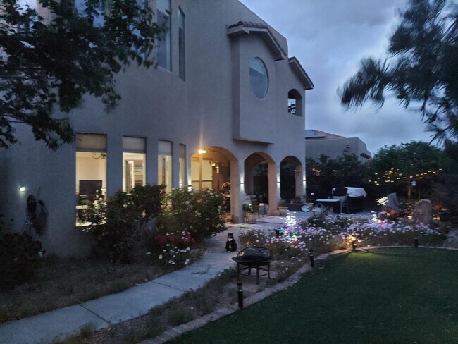 Primary Photo - Beautiful