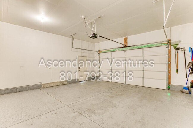 Building Photo - 664 West 1300 N