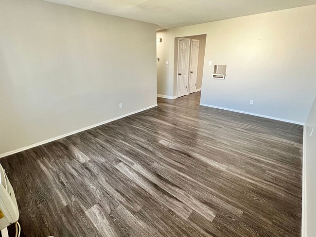 Interior Photo - Lakeview Apartments