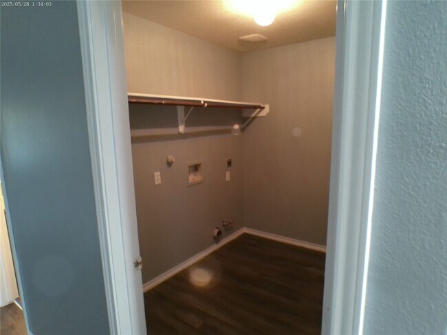 Building Photo - 10133 Teneha Dr