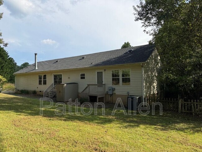 Building Photo - 18 Meadowview Terrace