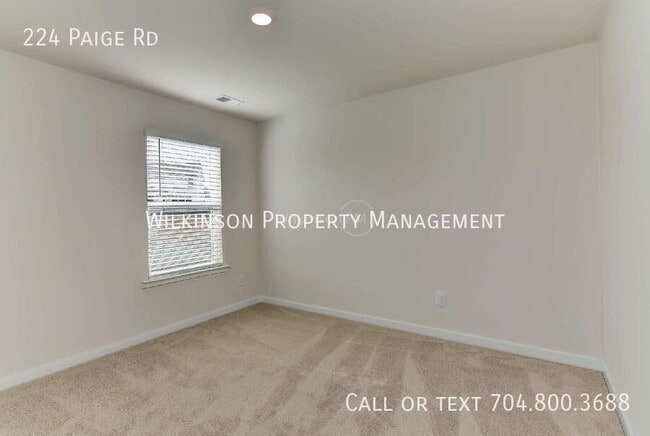 Building Photo - 224 Paige Rd